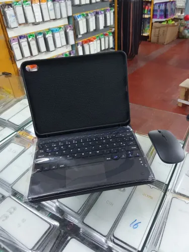 Capa com teclado para iPad 10 e 11