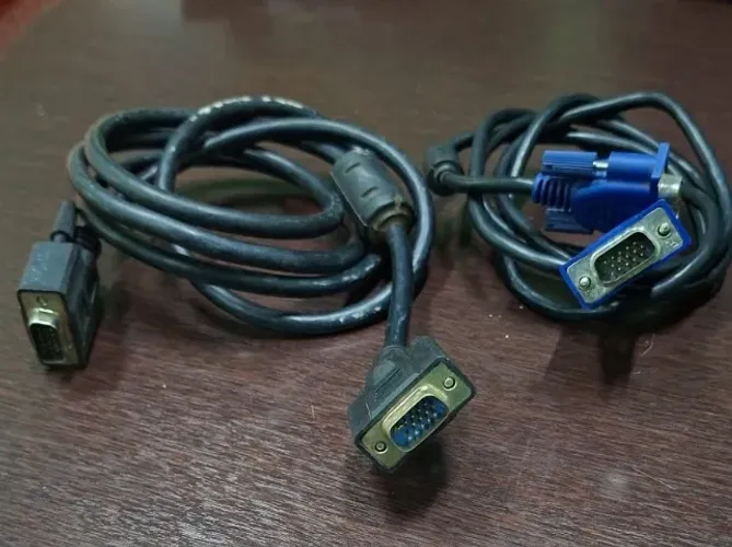 Cabo de Vídeo VGA Fino de 8,00 e Grosso de 15,00
