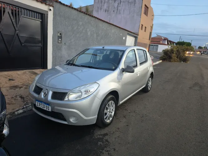 Renault Sandero Authentique Hi-flex 1.0 16V 5P 2011