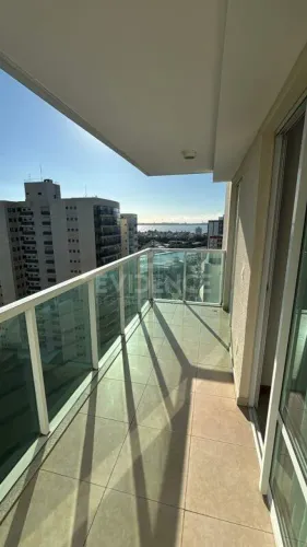 Lindo apartamento de 1 quarto, totalmente mobiliado, com internet já instalada.