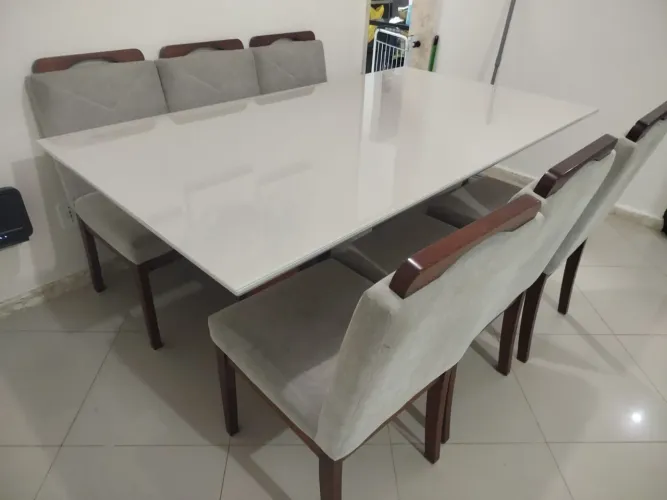 Mesa de Jantar 6 Lugares com Tampo de Vidro e Laca - Credimóveis