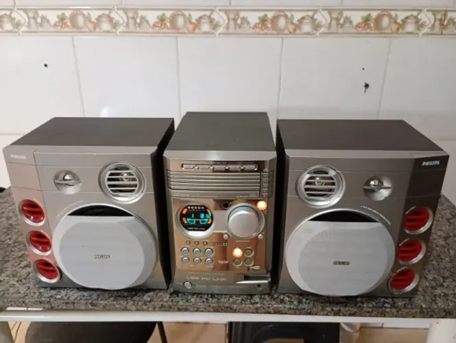 Som Philips - Impecavel - Cd/mp3 pega 5Cds, Rádio e Aux. Funciona 100%.