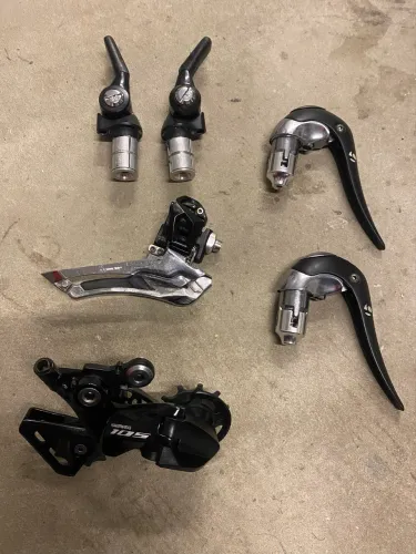 Contém: Shifter 11v Dura Ace 11v novo manete etc?