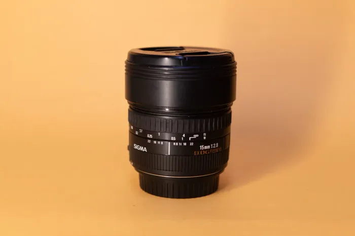Lente Sigma 15mm f/2.8 Ex Dg Fisheye Cânon - em ótimo estado! 