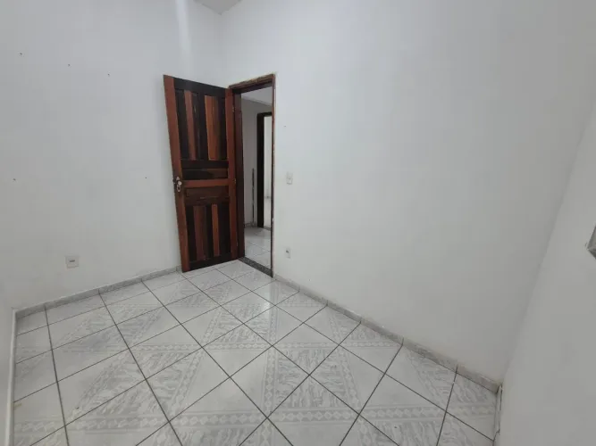 Alugo Casa