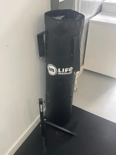 Vendo saco de boxe com suporte