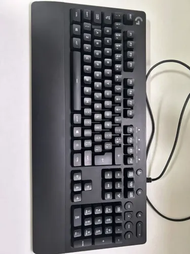 Logitech G213 Prodigy RGB - Teclado Gamer ABNT2