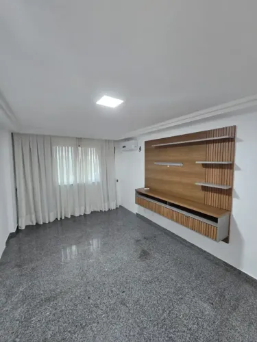 Portal da Villa, Adrianópolis, andar alto, 190m2, 3 suítes, com closet, armários, climatiz