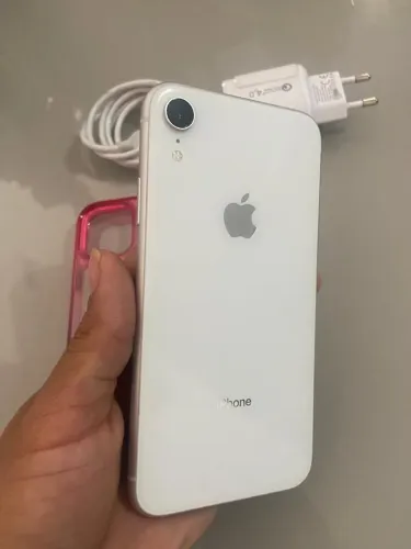 Vendo iPhone XR branco 128 gigas valor 600