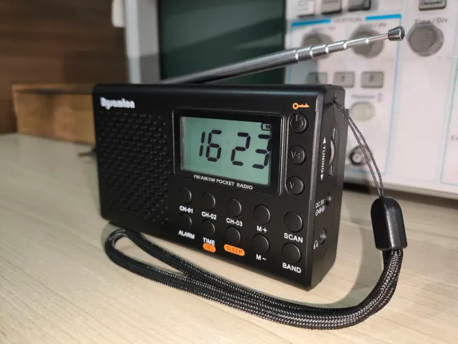 Rádio Rysamton YK-M03 // 3 Faixas (FM-AM-OC) - Pilhas - Fones //Novo-Pronta Entrega//