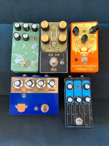 Pedais de guitarra em promoção
