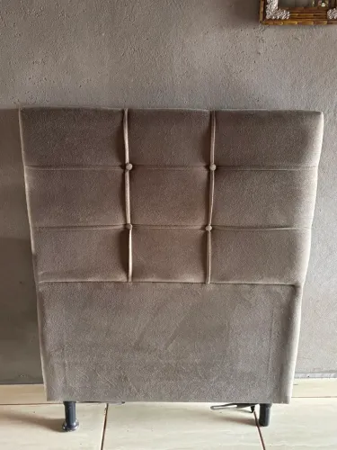 Cabeceira estofada de cama de solteiro
