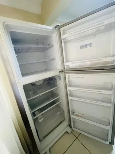 Geladeira Duplex Electrolux DC51 475 litros, Frost Free - Seminova