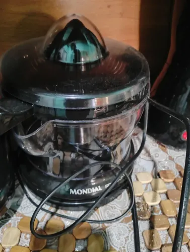 Vendo espremedor elétrico