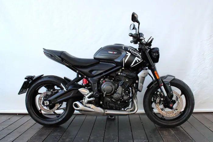 TRIUMPH TRIDENT 660