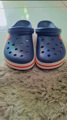 Vendo sandalia Crocs Masculino