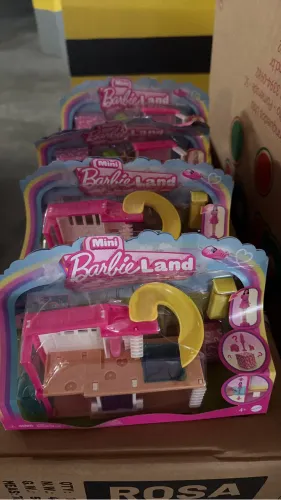 Barbie Mini BarbieLand Casa de Bonecas Surpresa para crianças a partir de 4 anos