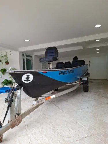 Barco de aluminio Karib 500