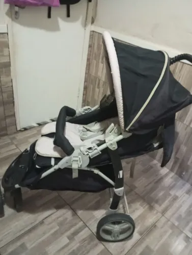Carrinho bebê usado
