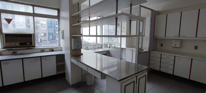 Alugo sala comercial semi mobiliada