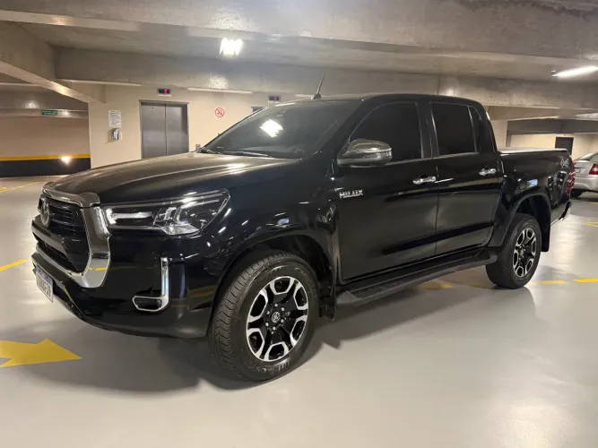 Toyota Hilux CD SRX 4X4 2.8 TDI 16V Diesel Aut. 2025