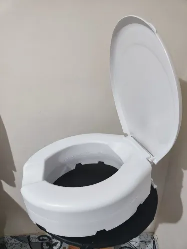 Assento sanitário com elevação 13 cm - Após cirurgia