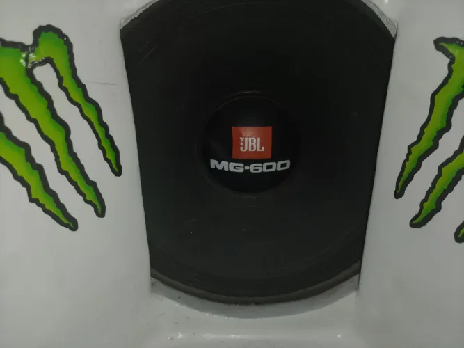 Médio de 10 mg600 rms