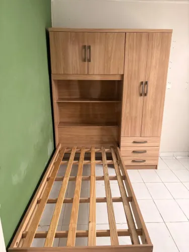 Roupeiro Cravo com Cama Baú 4 Portas 3 Gavetas D134-198 Jequitibá Brilho - Henn