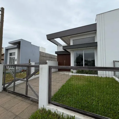 Casa Urbana para locação Anual a três quadras do mar em Capão da Canoa!
