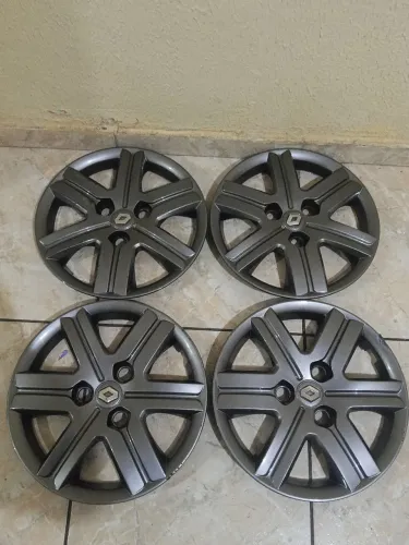Calotas originais do kwid
