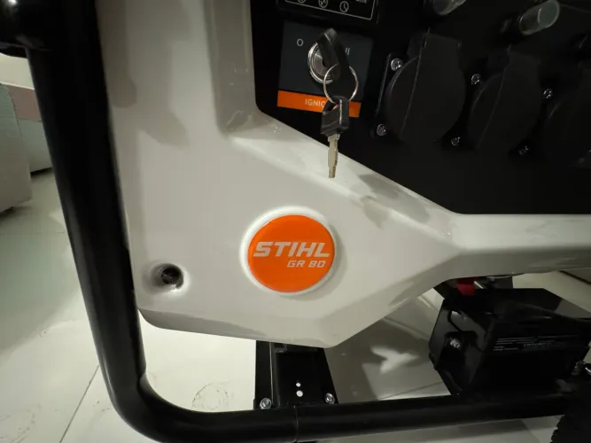Gerador a Combustão GR 80 STIHL 7,3 kv 220/380v