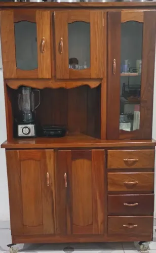 Vende-se um armário