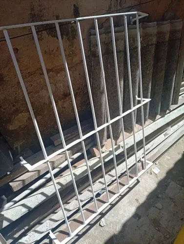 VENDO grade Pra janela branca