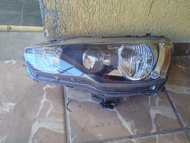 Farol Esquerdo Mitsubishi Lancer 2012 A 2018 