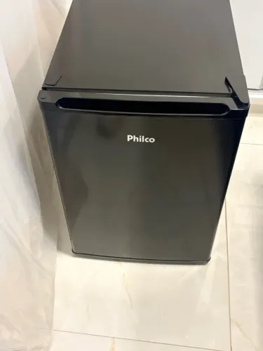 Frigobar Philco PFG85P 5 Níveis Temperatura 68L
