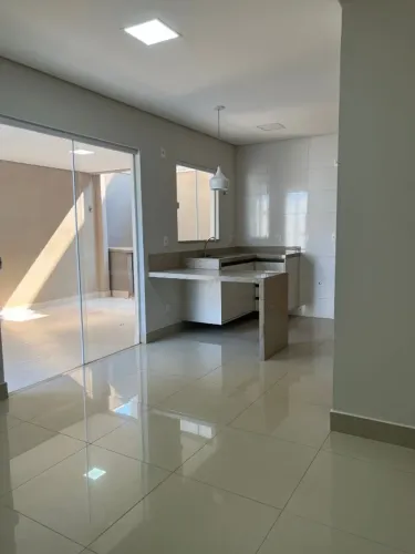 SOBRADO DISPONÍVEL PARA LOCAÇÃO