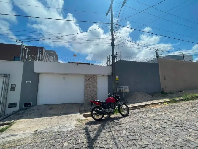 Casa Duplex Residencial com Piscina no Bairro Gurupi