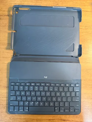 Slim Folio Logitech para iPad de 6ª geração 