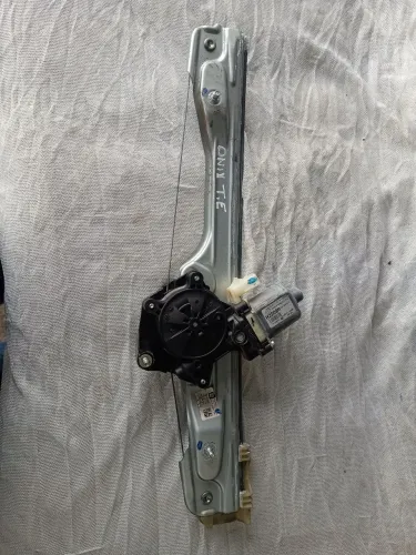 ONIX PLUS ELEVADOR VIDRO ELÉTRICO TRASEIRO ESQUERDO 