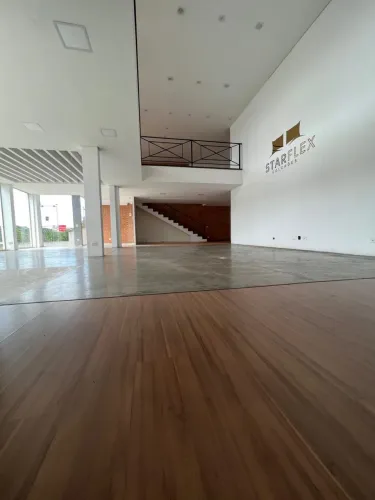 Loja total vidraçada em Santa Felicidade
