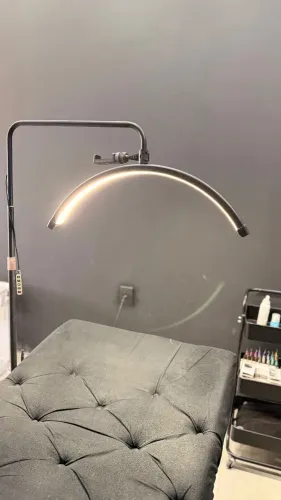 Luminária meia lua