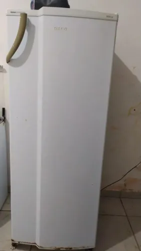 Vendo geladeira 200 reais