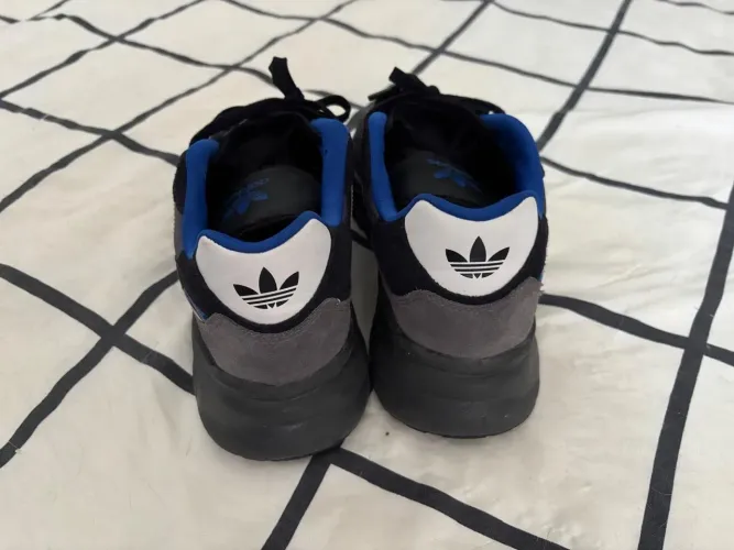 Tênis adidas retropy f90