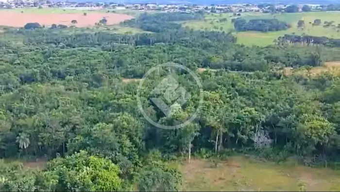 Chácara com ribeirão e 23.660 m² à venda a 75 km de Goiânia codigo: 350241