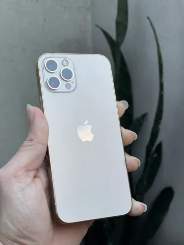 iPhone 12 Pro gold, nunca passou por assistência 