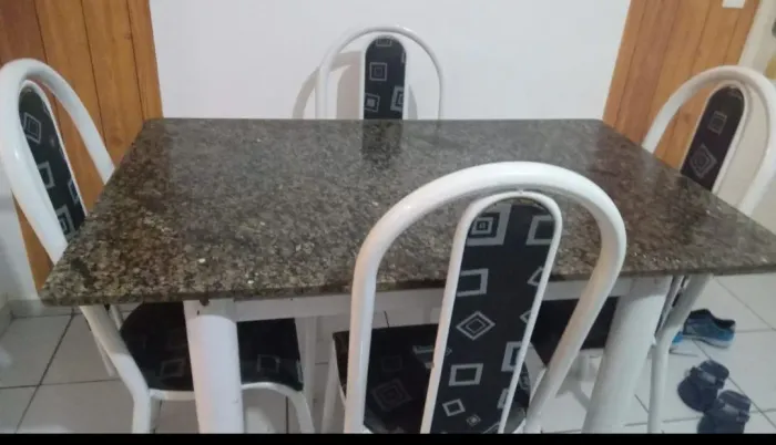 Mesas e Cadeiras