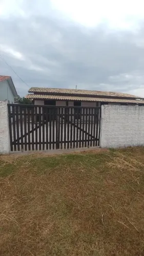 Casa na praia mobiliada com piscina