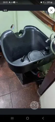 Lavatório cadeira e suporte para esmaltes todos para salão de beleza.