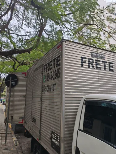 Frete e mudanças s/c