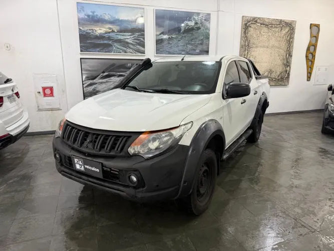 Mitsubishi L200 Triton GLX 3.2 CD TB Int.diesel MEC 2020